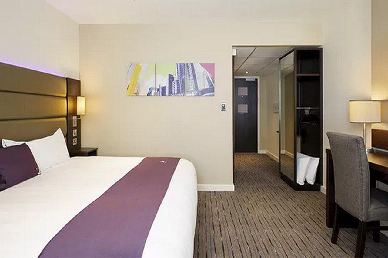 Premier Inn Premier Inn Witney Exteriör bild