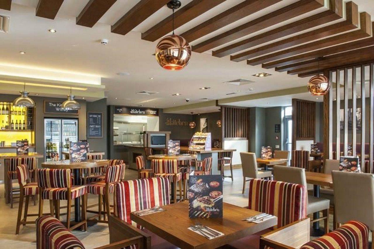Premier Inn Premier Inn Witney Exteriör bild